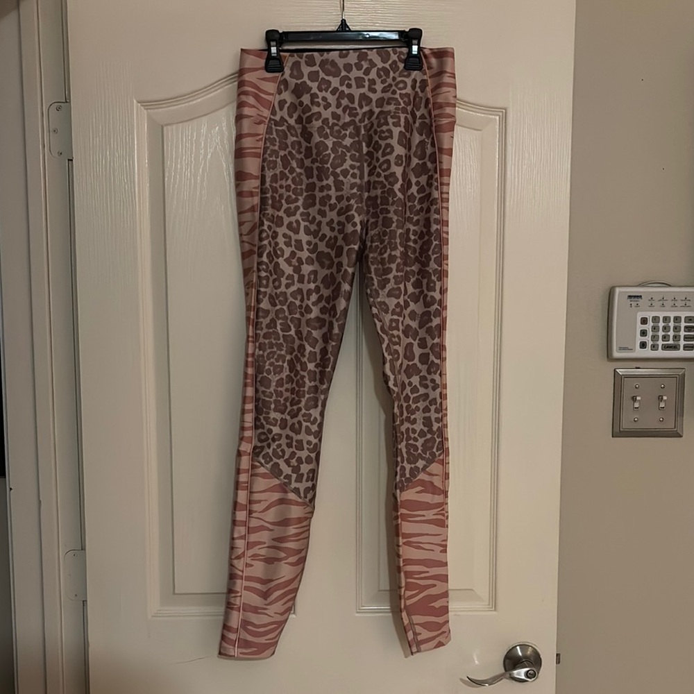 Good American Leopard Print Leggings, size 3